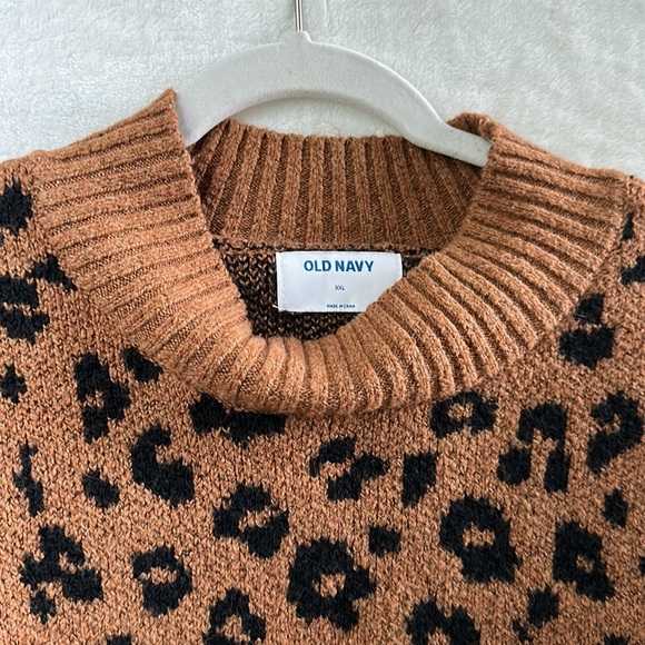 Cheetah Sweater size xxl Old Navy - Picture 3 of 5